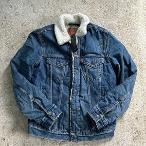 New Levi’s jean jacket size s